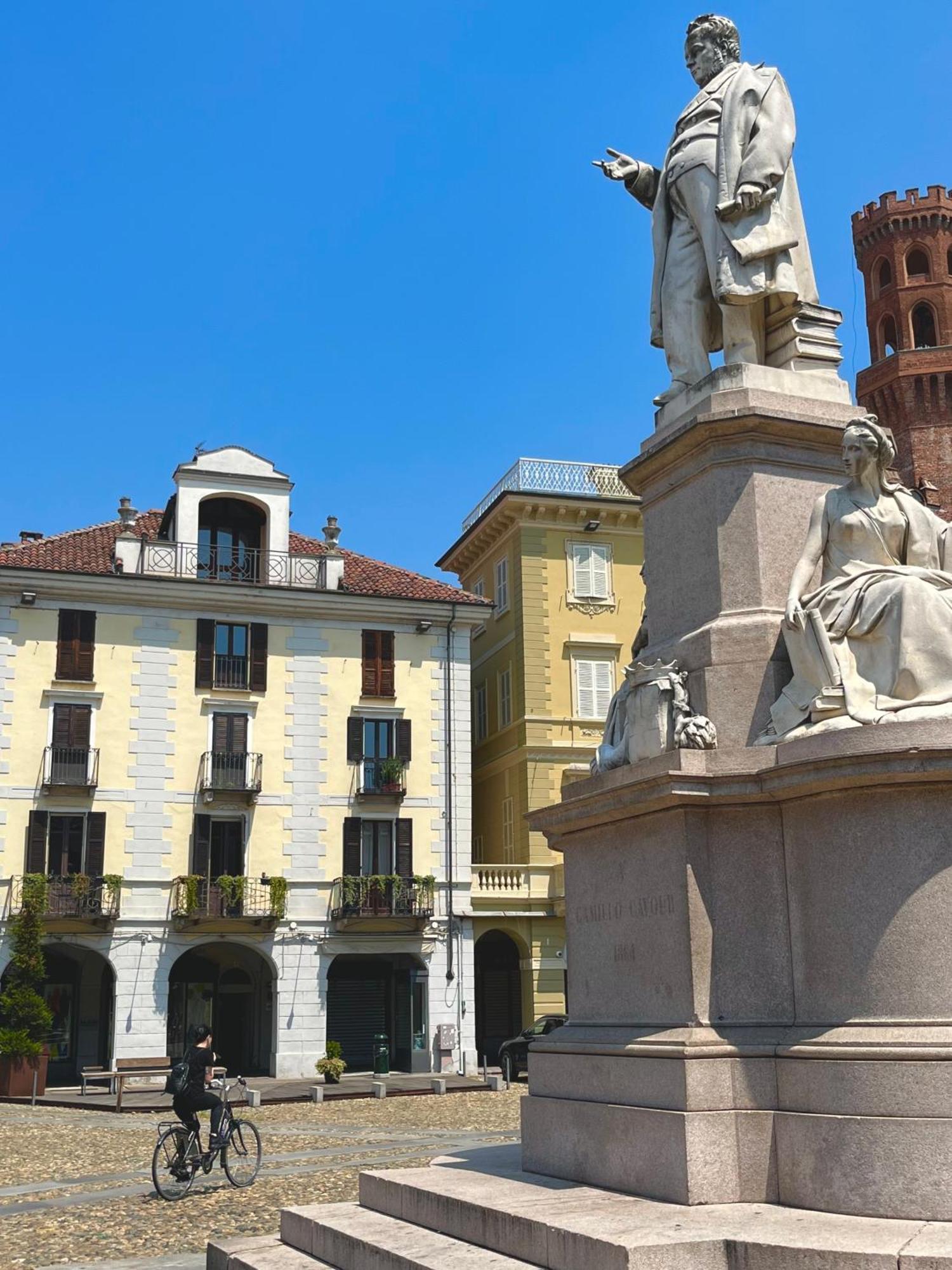 ホテル Dimora Conte Cavour ヴェルチェッリ エクステリア 写真
